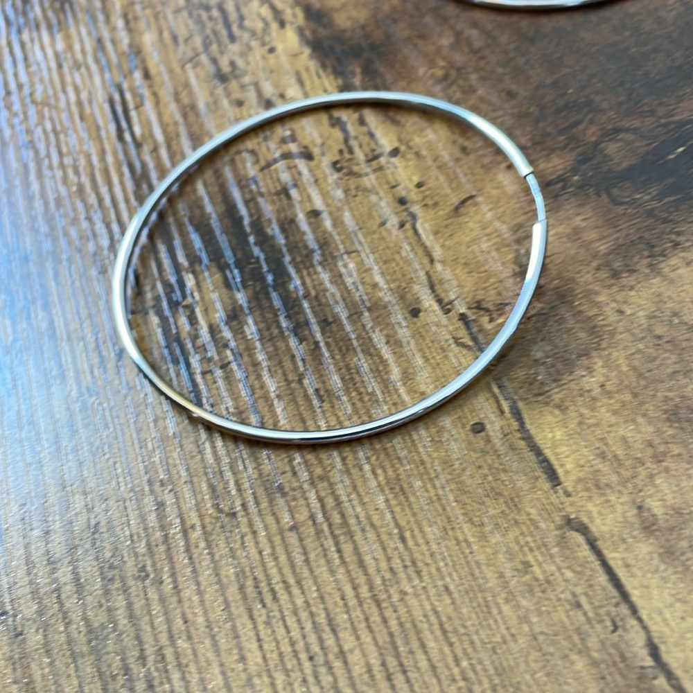 18k White god Large Hoops - Picture 6 of 12